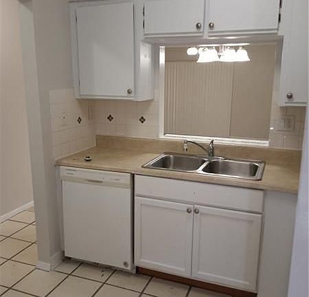 5th image of 714 Gardens Dr APT 106