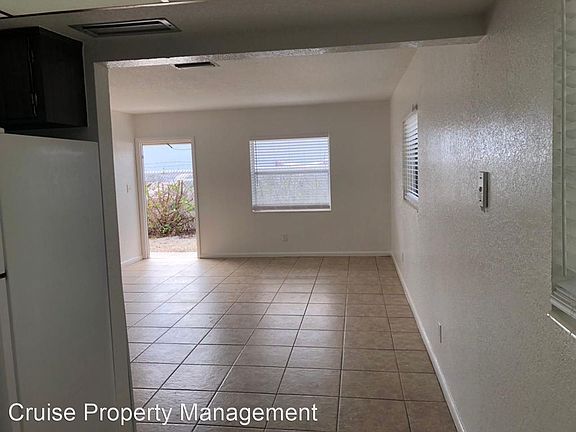 4th image of 105 SW 10th St APT 3