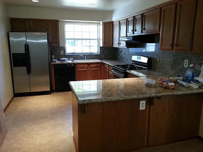3 bed, 1420 sqft, $2,000 — Photo 3