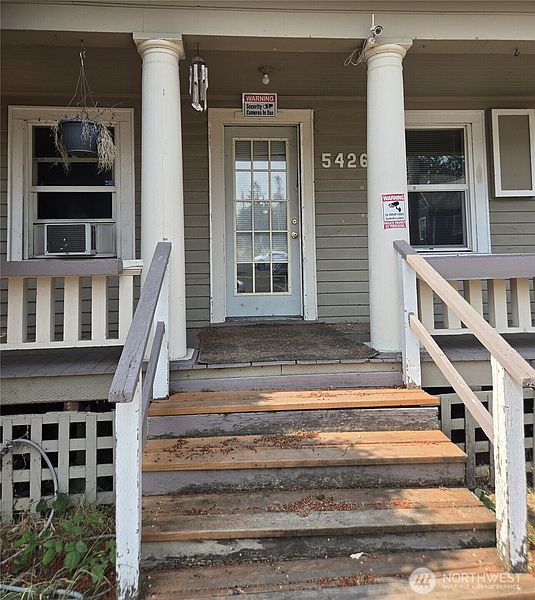 2nd image of 5426 S Lawrence Street