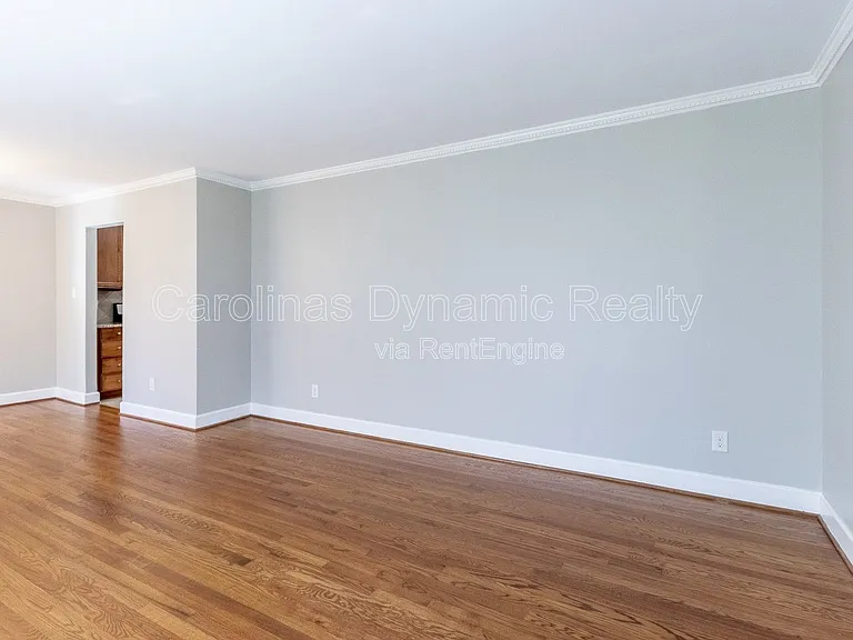 6618 Castlegate Dr — Photo 8