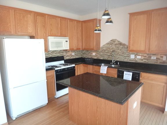 3rd image of 135 Willow Blvd