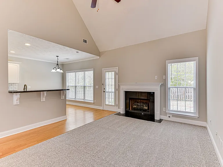4116 Chastain Dr — Photo 6