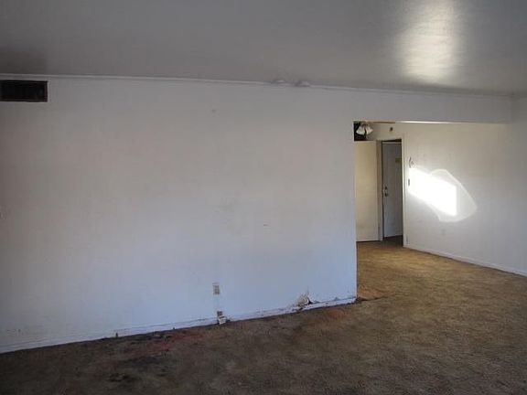 3rd image of 2407 Carnegie St