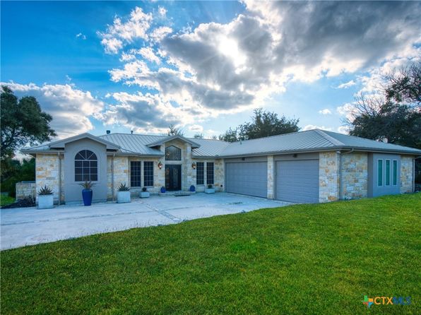 110 Kingsbury, Canyon Lake, TX 78133