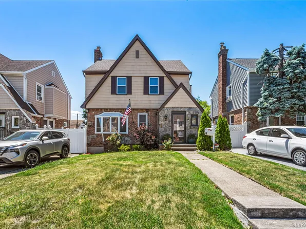 16648 24th Road, Whitestone, NY 11357
