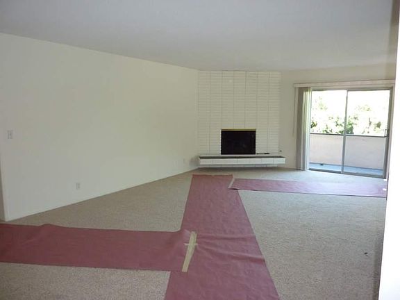 2nd image of 1852 Kelton Ave #3