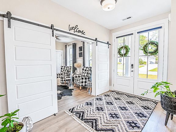 5th image of 669 Pacific Commons Dr.