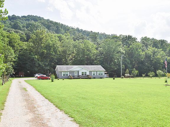 2nd image of 444 May Hollow Rd