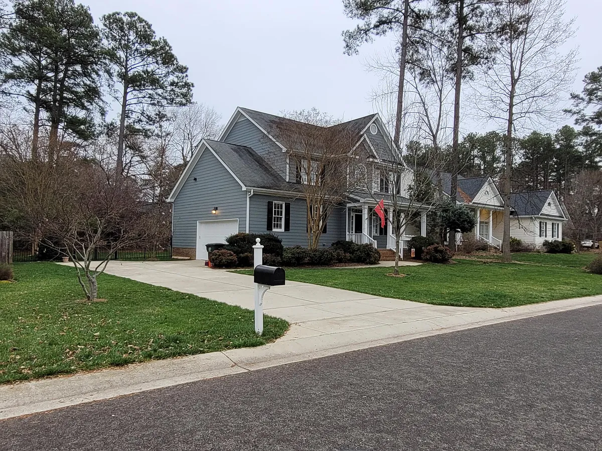 Building Photo - 1606 Weatherford Cir