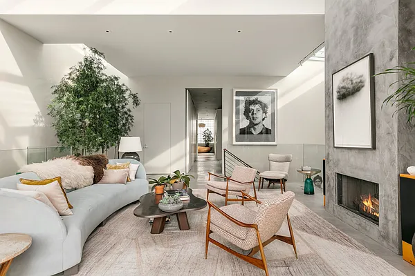 Rented by SERHANT. | media 2