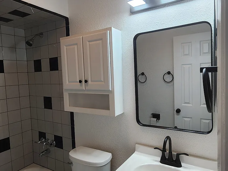 912 Bryan Ct — Photo 11