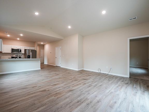 5th image of 620 W Finney Ave
