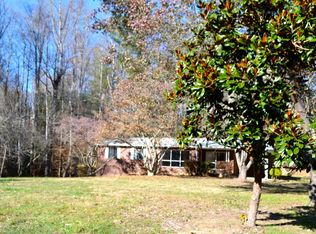 16 Woods Rd, Fairview, NC 28730