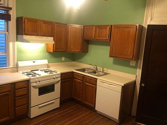 5th image of 4211 Burgundy St