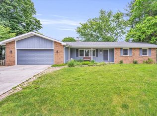 1808 Myra Ridge Ct, Urbana, IL 61802