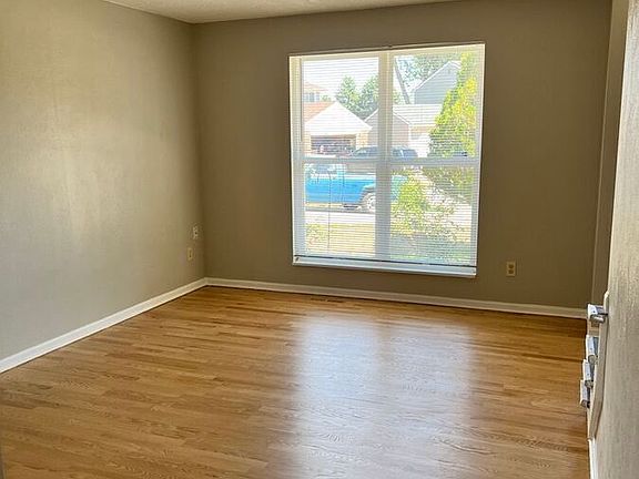 3rd image of 5361 S Truckee Ct