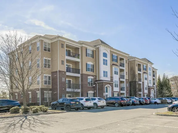 1332 Sierra Dr, Hamilton, NJ 08619