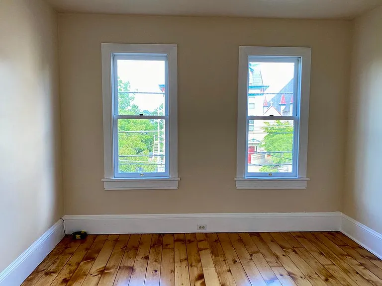 133 S 5th St — Photo 31