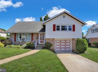 805 Jerome Pl, West Lawn, PA 19609