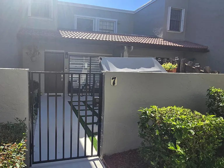 15370 SW 104th Ter #7 — Photo 6