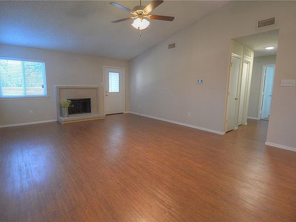 4th image of 1515 Caplin Dr