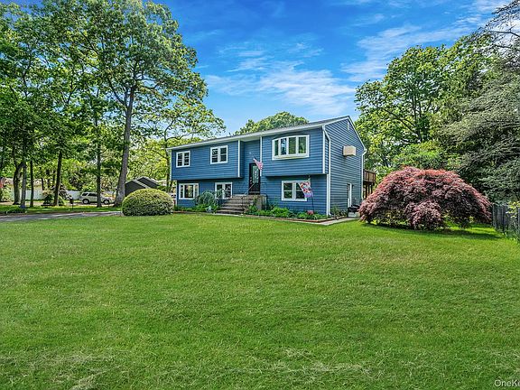 3rd image of 489 Carnation Drive