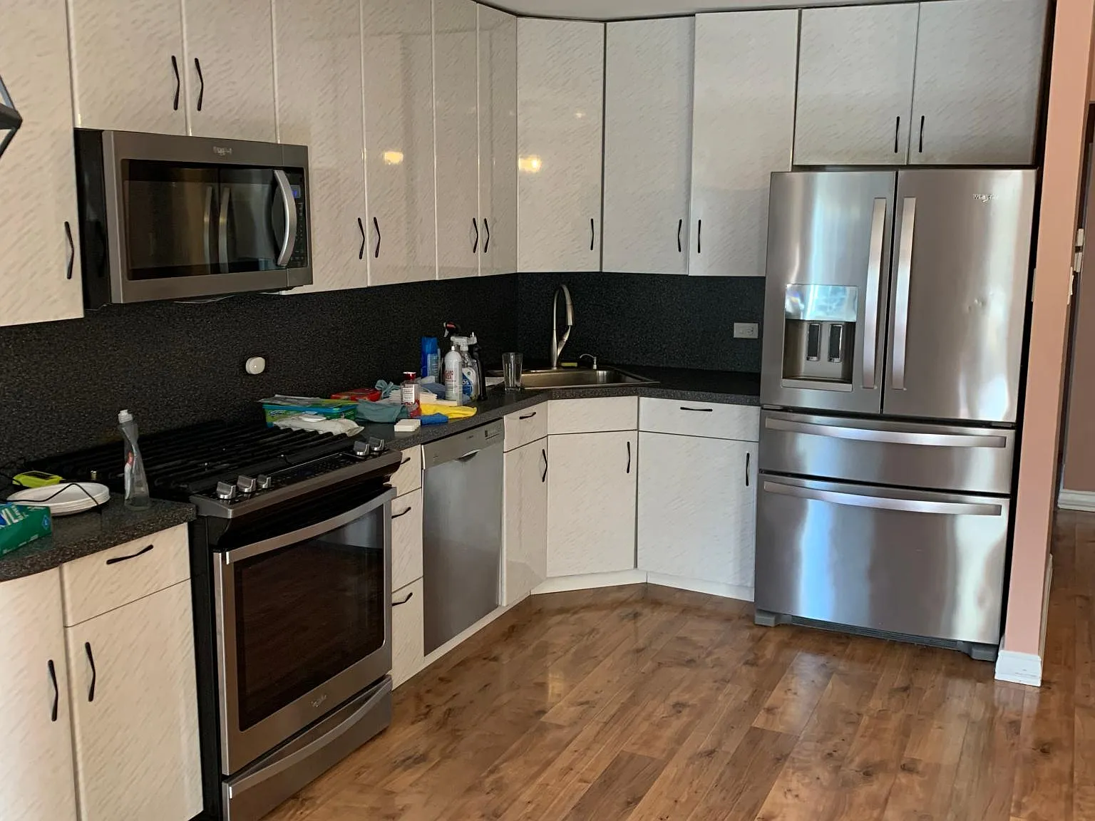 5 bed, 2.5 bath, 2000 sqft, $4,900 — Photo 1