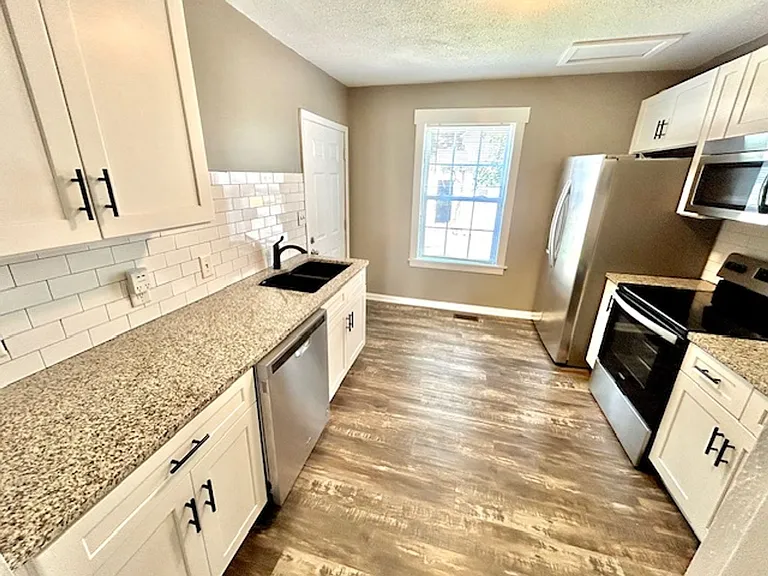 3514 Triana Blvd SW — Photo 4