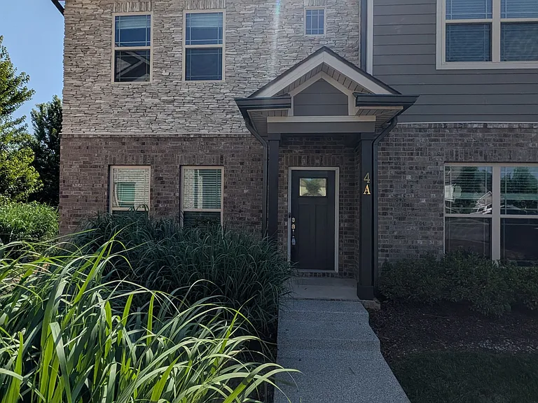 555 Gresham Ln #4A — Photo 16