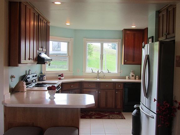 4th image of 152 Bellevue Ln