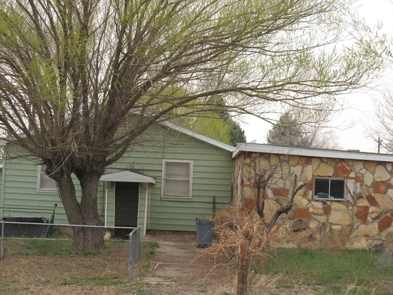 408 S Ash St — Photo 2