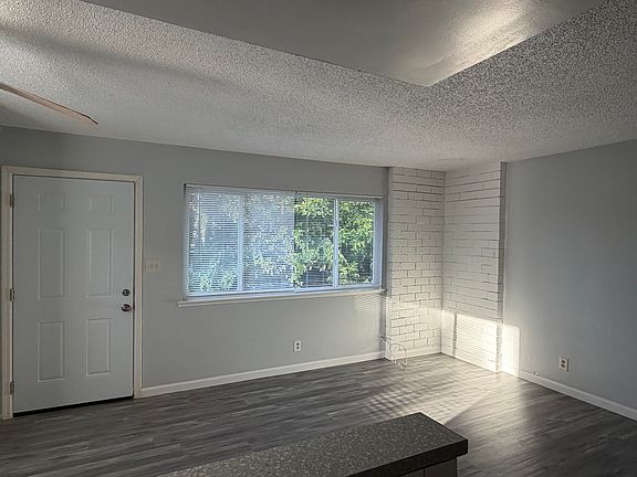 2nd image of 5556 Keoncrest Cir APT 4