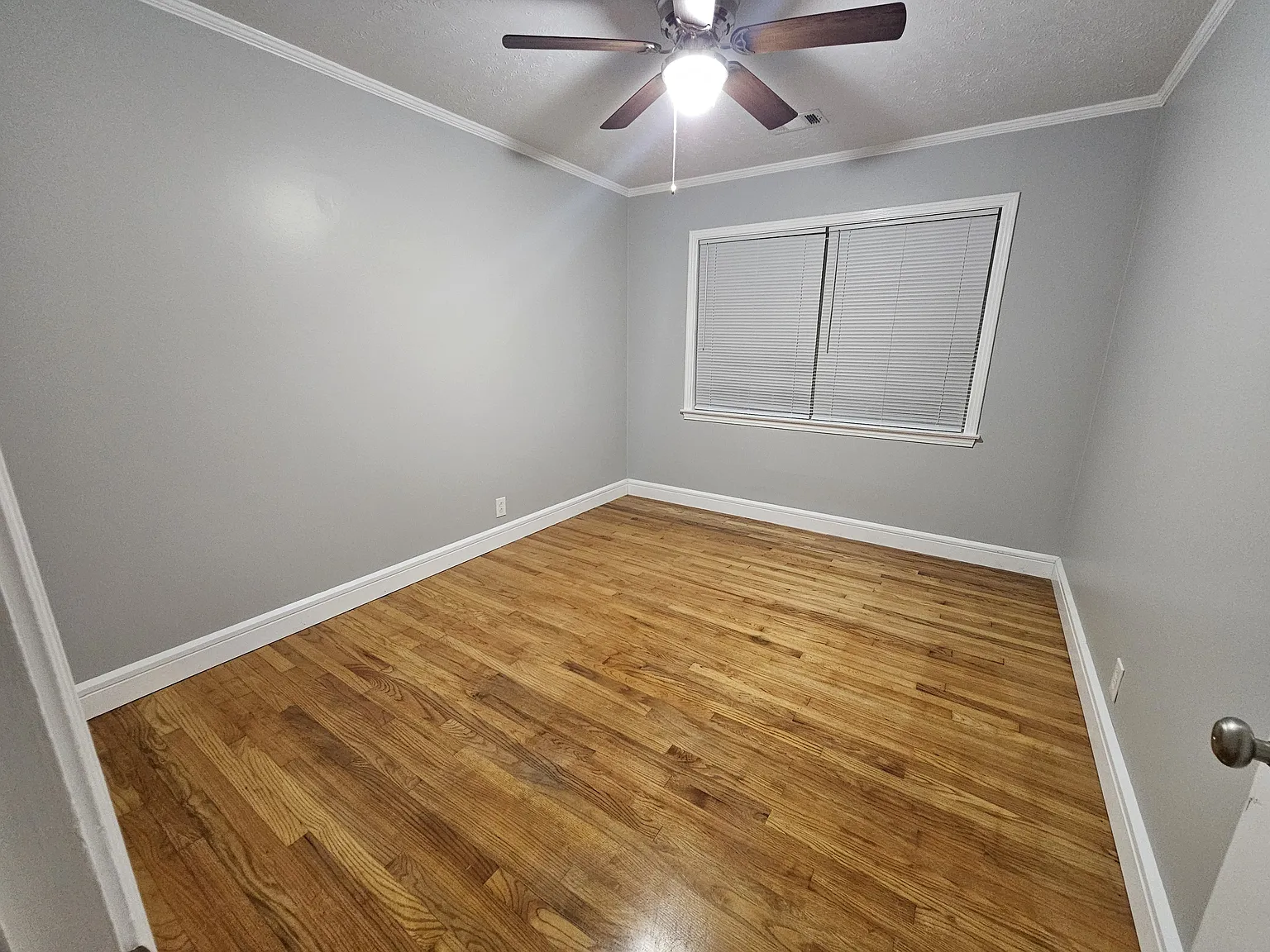 416 Rebecca Ave — Photo 2