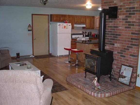 3rd image of 90 Casey Dr