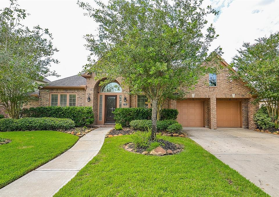 1st image of 2706 Texas Laurel Dr
