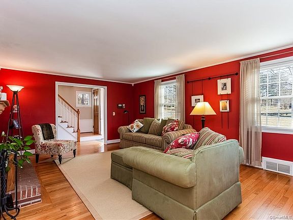 4th image of 45 Ledgewood Dr