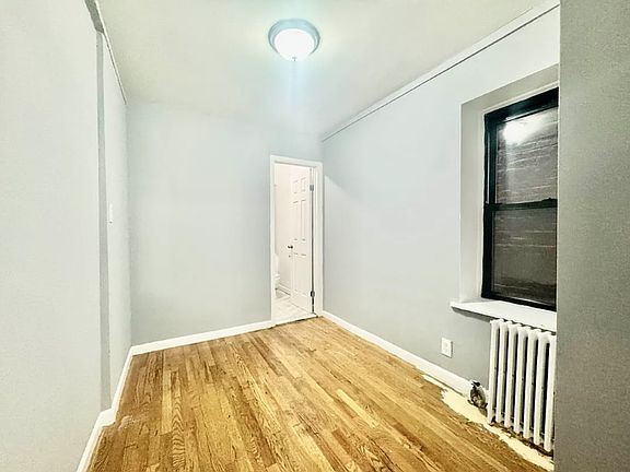 3rd image of 34 Saint Marks Pl APT 1