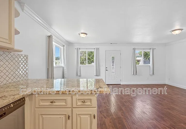 1218 N Olive St #A — Photo 6