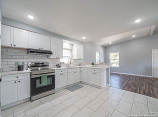 474 Ridgehaven St, Canyon Lake, TX 78133