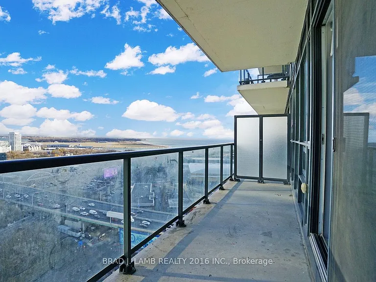 51 E Liberty St #2211 — Photo 2