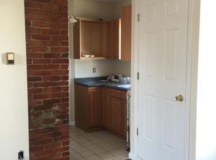 78 Ash St APT 2R, Manchester, NH 03104