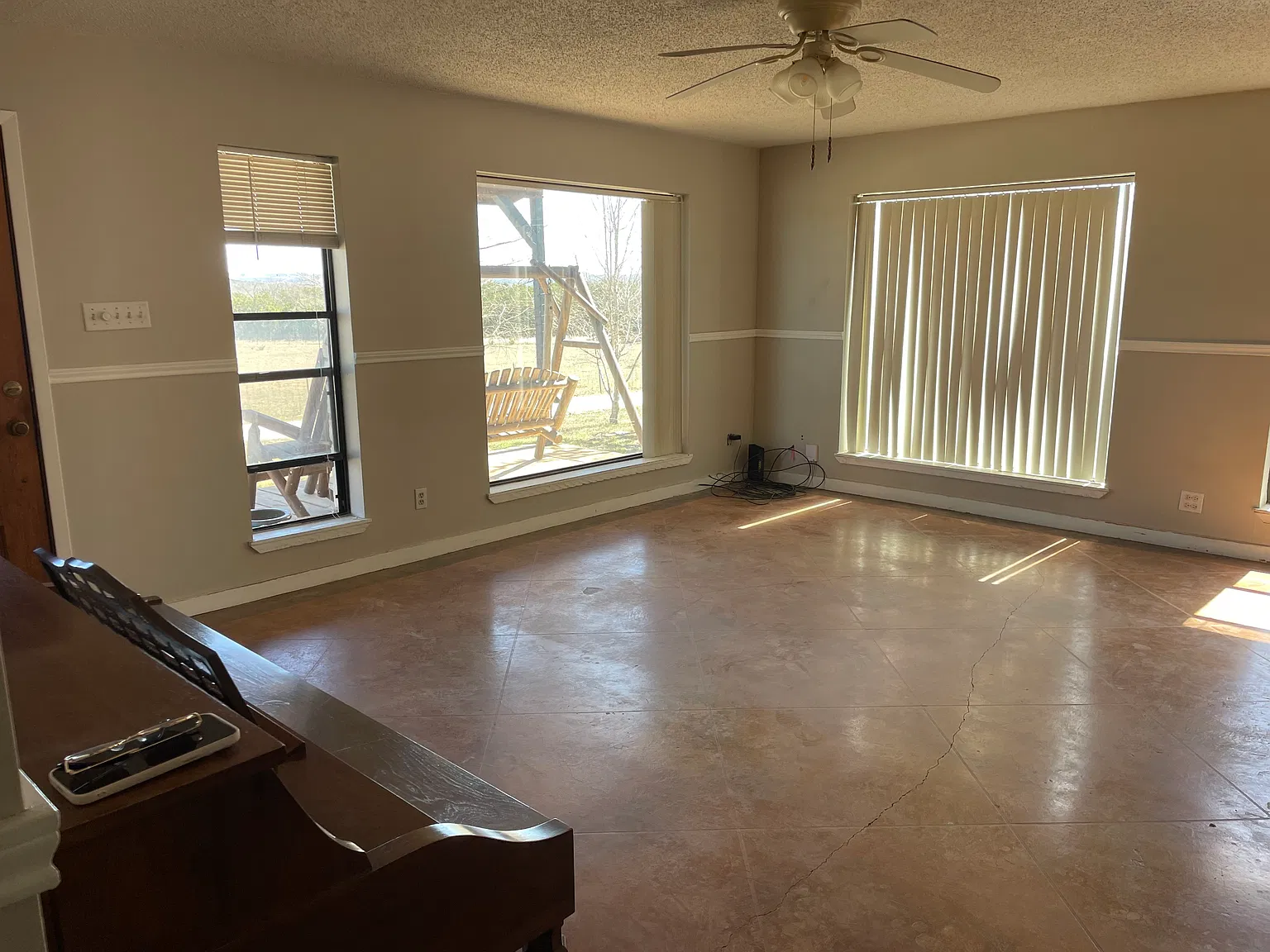 5 bed, 3000 sqft, $1,900 — Photo 4