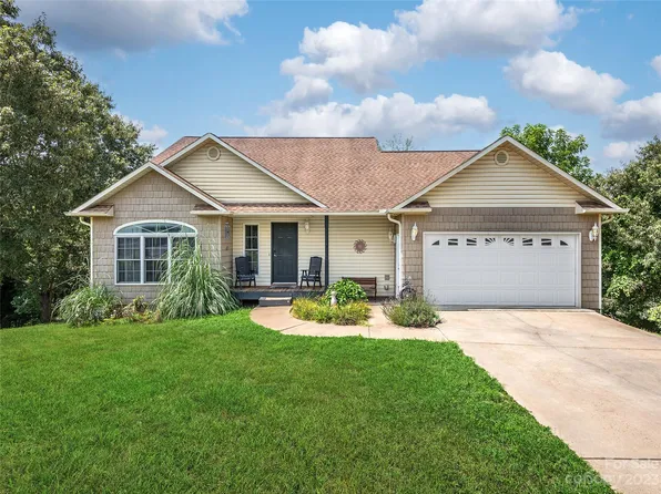 71 Double Brook Dr, Weaverville, NC 28787