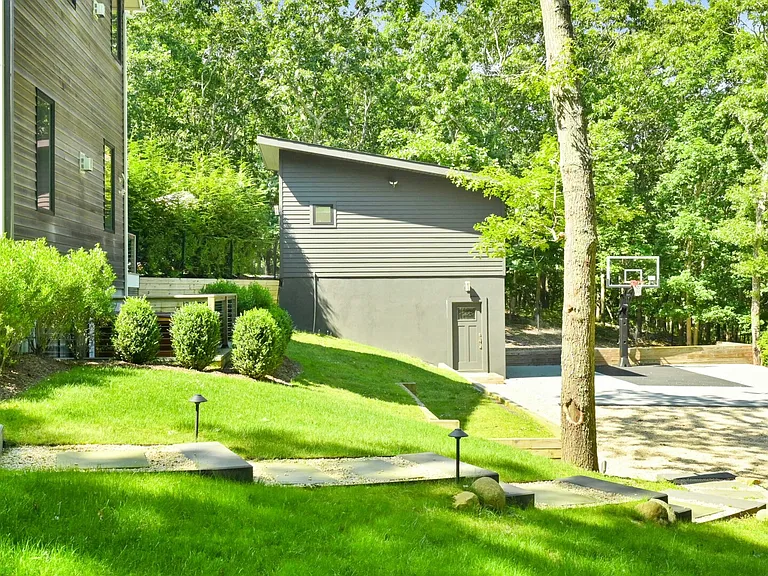 35 Woodthrush Ln — Photo 48
