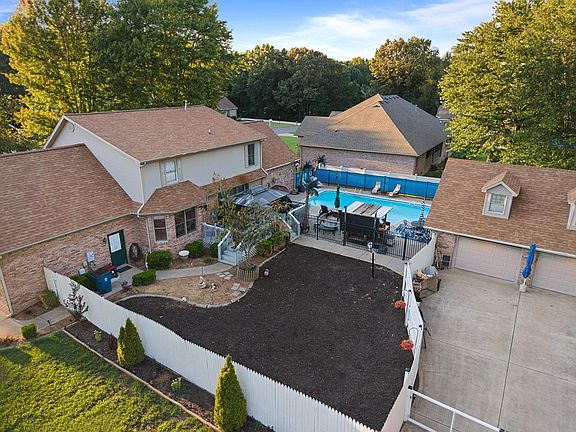 4th image of 330 Stonecreek Pl