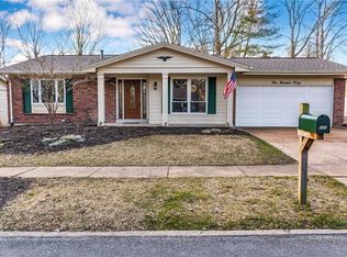 540 Ballwood Dr, Ballwin, MO