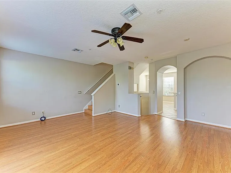 3047 Pointeview Dr — Photo 15
