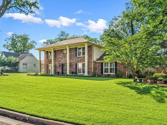 3rd image of 2202 Burfordi Ln