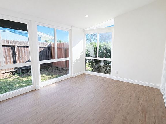 5th image of 10171 Aldgate Ave